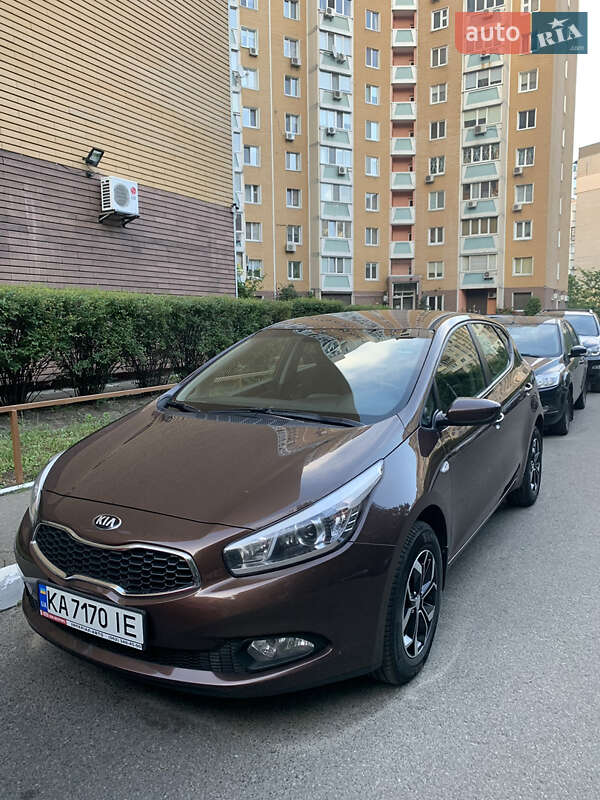 Хэтчбек Kia Ceed 2013 в Киеве