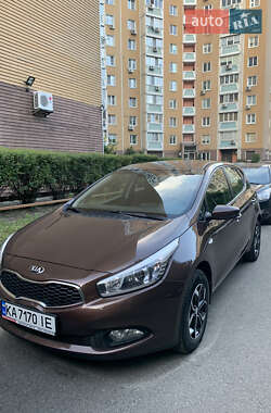 Хэтчбек Kia Ceed 2013 в 