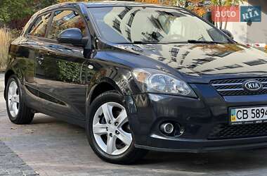 Хэтчбек Kia Ceed 2008 в 