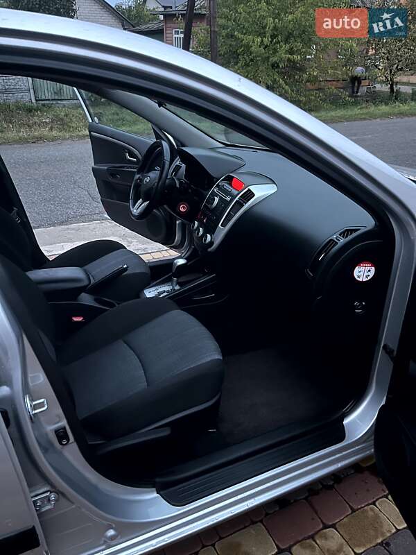 Хетчбек Kia Ceed 2010 в Ніжині фото 14 Хетчбек Kia Ceed 2010 в Ніжині