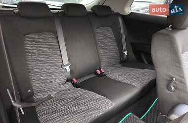 Хэтчбек Kia Ceed 2008 в 