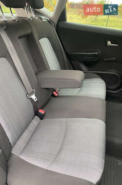 Універсал Kia Ceed 2010 в  фото 15 Універсал Kia Ceed 2010 в