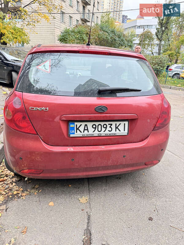 Хетчбек Kia Ceed 2008 в Києві фото 4 Хетчбек Kia Ceed 2008 в Києві