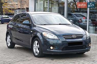 Хэтчбек Kia Ceed 2008 в 