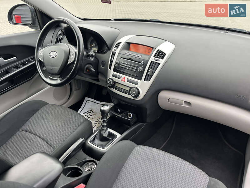 Універсал Kia Ceed 2008 в Нововолинську фото 13 Універсал Kia Ceed 2008 в Нововолинську