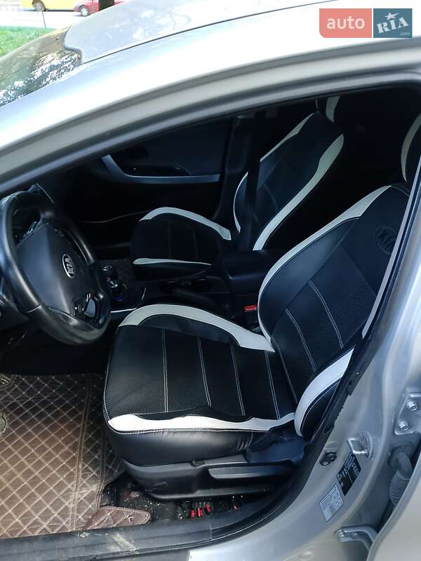 Хетчбек Kia Ceed 2012 в Винниках фото 5 Хетчбек Kia Ceed 2012 в Винниках