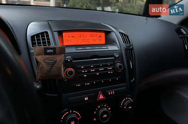 Хетчбек Kia Ceed 2008 в 