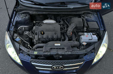 Хетчбек Kia Ceed 2008 в 