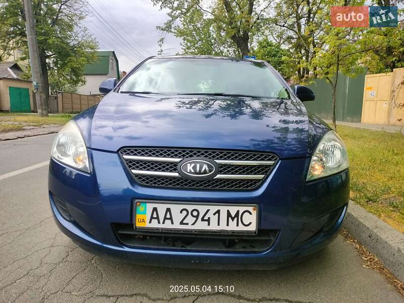 Хэтчбек Kia Ceed 2008 в 