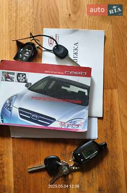 Хэтчбек Kia Ceed 2008 в 