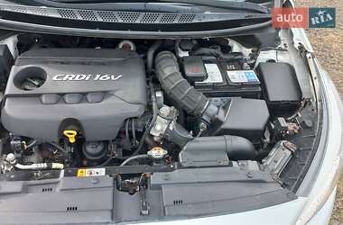 Универсал Kia Ceed 2015 в Сокале