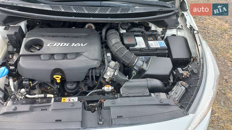 Универсал Kia Ceed 2015 в Сокале