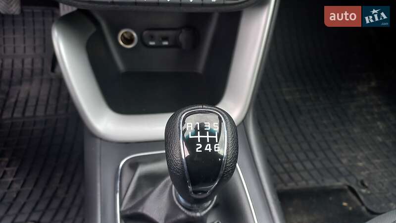 Универсал Kia Ceed 2015 в Сокале