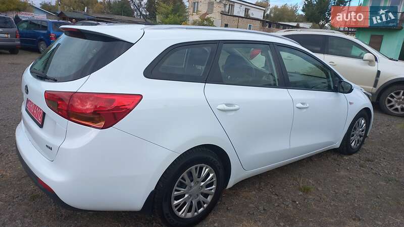 Универсал Kia Ceed 2015 в Сокале