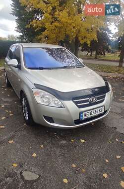 Хэтчбек Kia Ceed 2008 в Соленом Хэтчбек Kia Ceed 2008 в Соленом