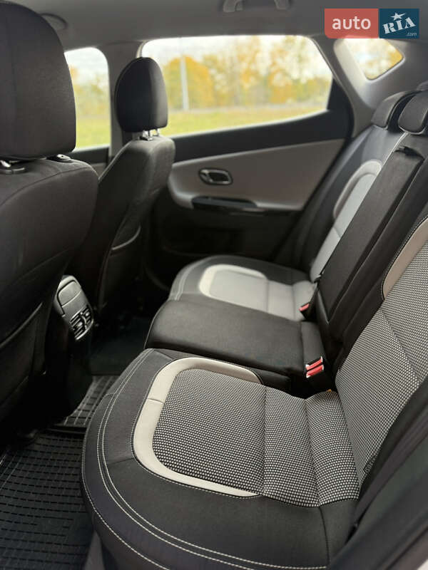 Хэтчбек Kia Ceed 2017 в Киеве фото 20 Хэтчбек Kia Ceed 2017 в Киеве