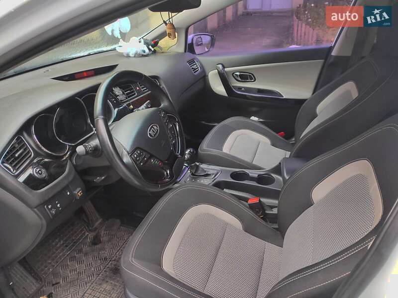 Хетчбек Kia Ceed 2012 в Києві фото 14 Хетчбек Kia Ceed 2012 в Києві