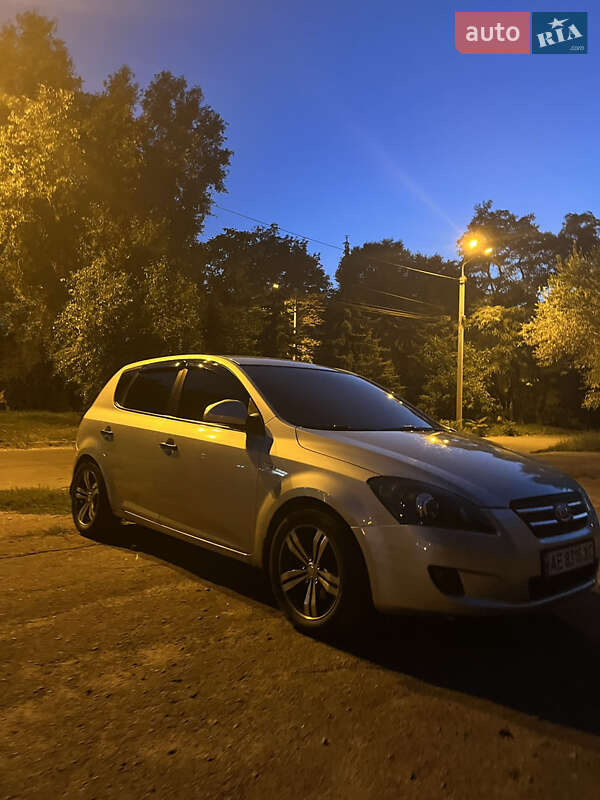 Хэтчбек Kia Ceed 2008 в Днепре фото 5 Хэтчбек Kia Ceed 2008 в Днепре