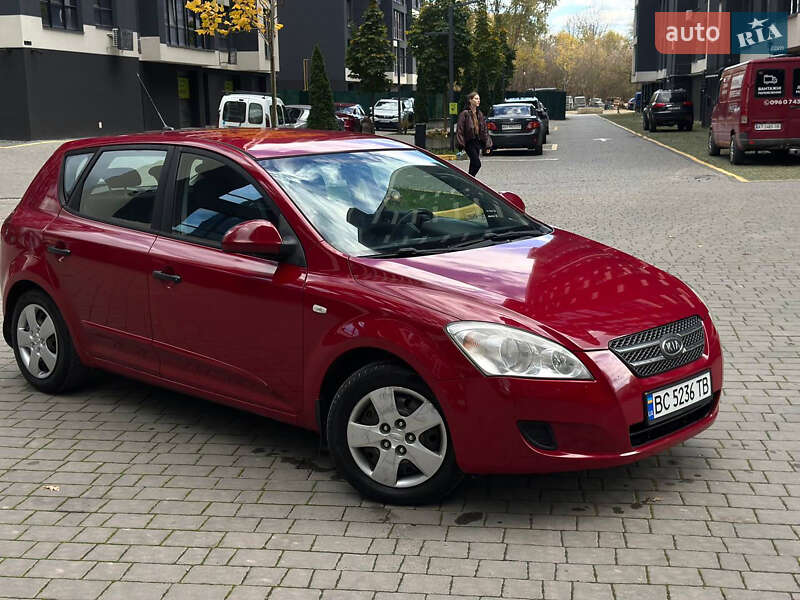 Хэтчбек Kia Ceed 2009 в Ивано-Франковске фото 7 Хэтчбек Kia Ceed 2009 в Ивано-Франковске