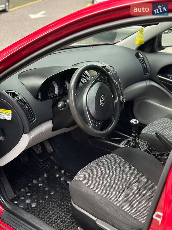 Хэтчбек Kia Ceed 2009 в Ивано-Франковске фото 17 Хэтчбек Kia Ceed 2009 в Ивано-Франковске