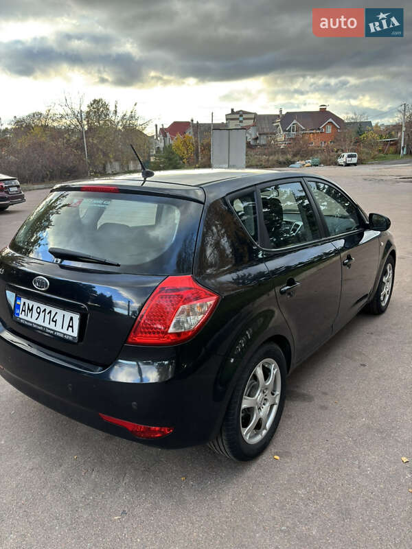 Хэтчбек Kia Ceed 2009 в Житомире фото 12 Хэтчбек Kia Ceed 2009 в Житомире