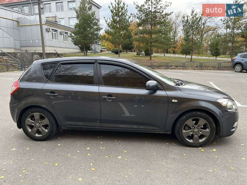 Хэтчбек Kia Ceed 2009 в Червоному Донце фото 3 Хэтчбек Kia Ceed 2009 в Червоному Донце