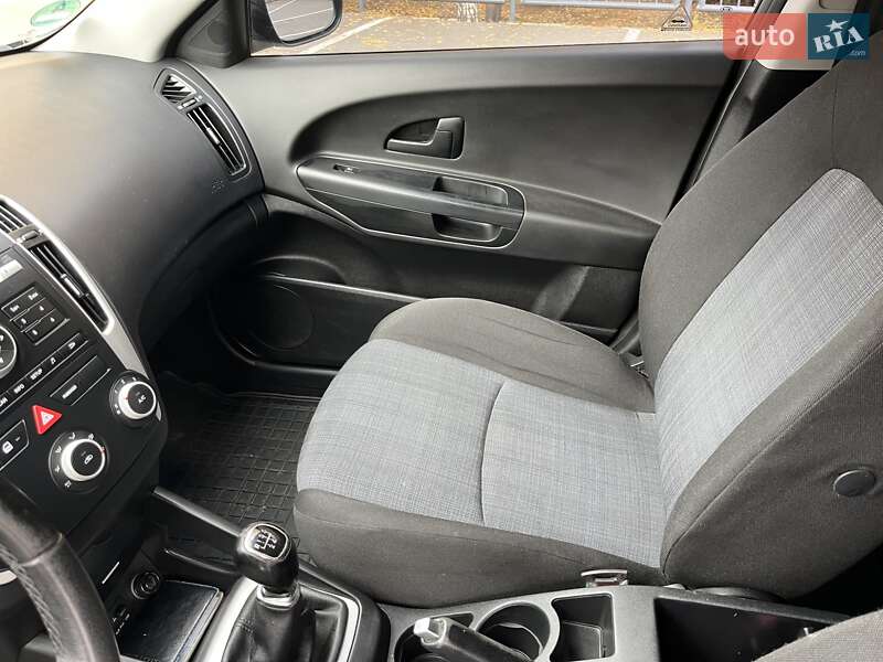 Хэтчбек Kia Ceed 2009 в Червоному Донце фото 12 Хэтчбек Kia Ceed 2009 в Червоному Донце