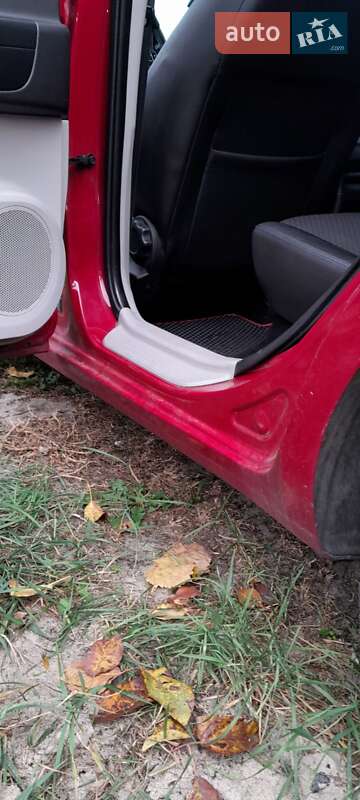 Хэтчбек Kia Ceed 2006 в Богуславе