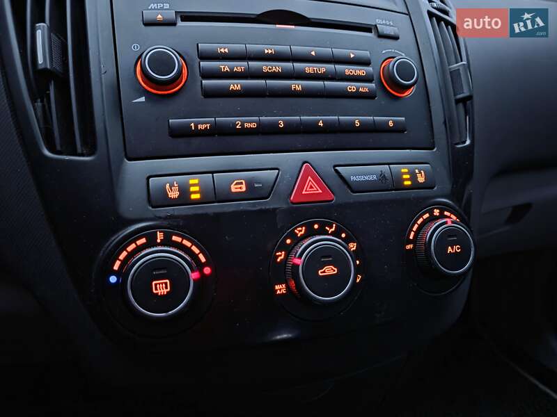 Универсал Kia Ceed 2008 в Бердичеве фото 2 Универсал Kia Ceed 2008 в Бердичеве