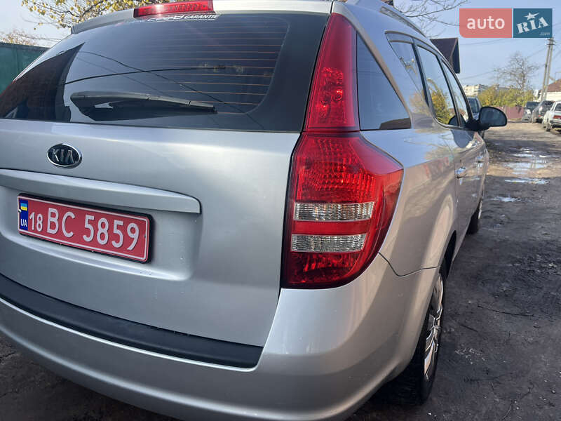 Універсал Kia Ceed 2009 в Охтирці