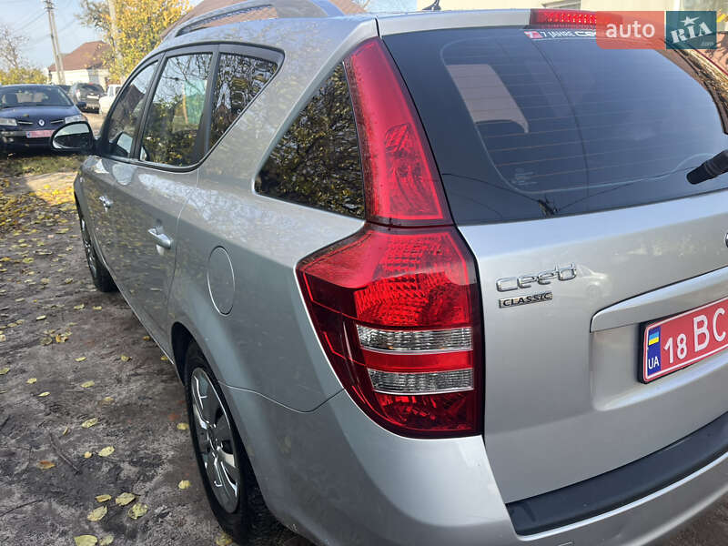 Універсал Kia Ceed 2009 в Охтирці