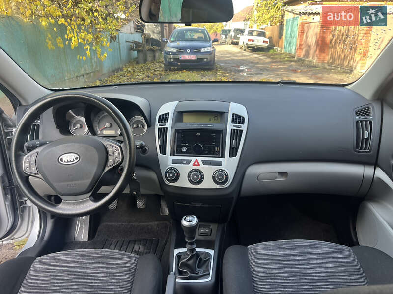 Універсал Kia Ceed 2009 в Охтирці