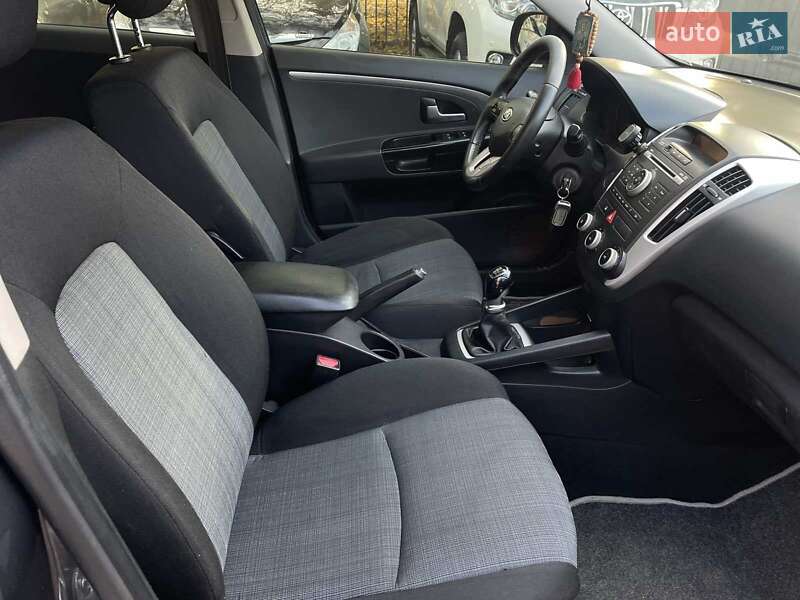 Універсал Kia Ceed 2012 в Дніпрі фото 16 Універсал Kia Ceed 2012 в Дніпрі