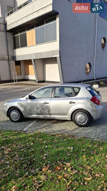 Хетчбек Kia Ceed 2008 в Запоріжжі