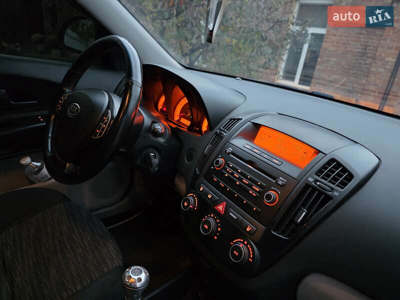 Универсал Kia Ceed 2008 в Бердичеве
