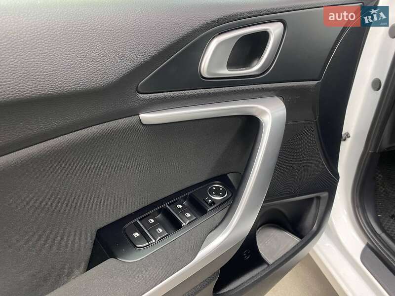 Универсал Kia Ceed 2022 в Киеве фото 16 Универсал Kia Ceed 2022 в Киеве