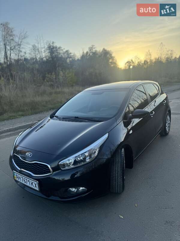 Хетчбек Kia Ceed 2013 в Києві фото 9 Хетчбек Kia Ceed 2013 в Києві