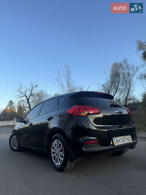 Хетчбек Kia Ceed 2013 в Києві фото 14 Хетчбек Kia Ceed 2013 в Києві