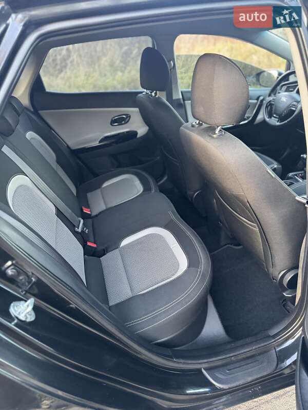 Хетчбек Kia Ceed 2013 в Києві фото 18 Хетчбек Kia Ceed 2013 в Києві