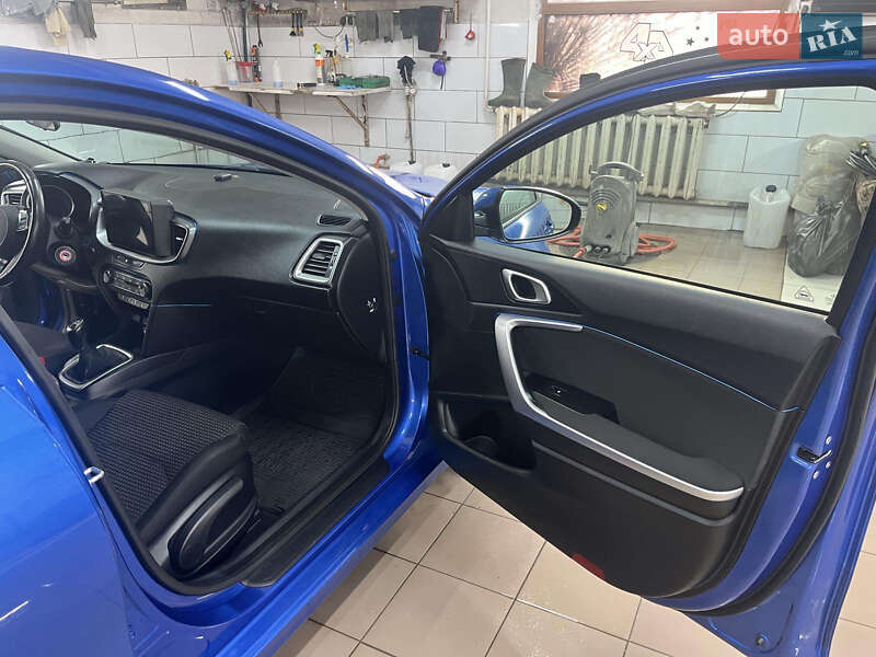 Хэтчбек Kia Ceed 2019 в Богодухове