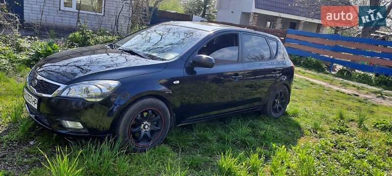 Хетчбек Kia Ceed 2009 в Горішніх Плавнях