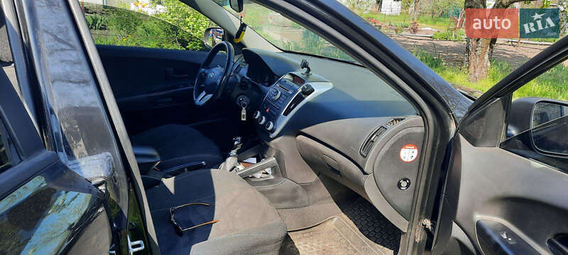 Хетчбек Kia Ceed 2009 в Горішніх Плавнях