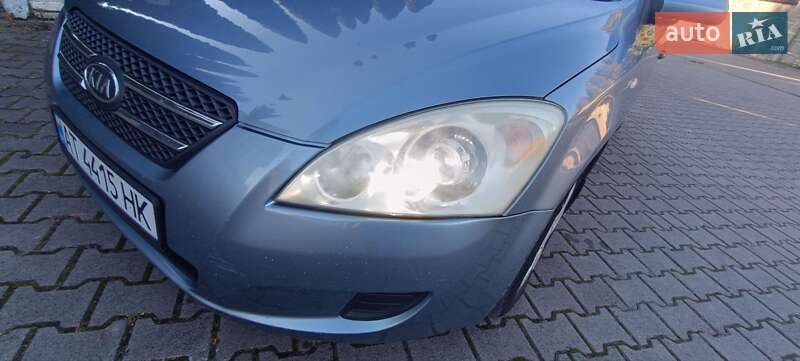 Хэтчбек Kia Ceed 2008 в Надворной