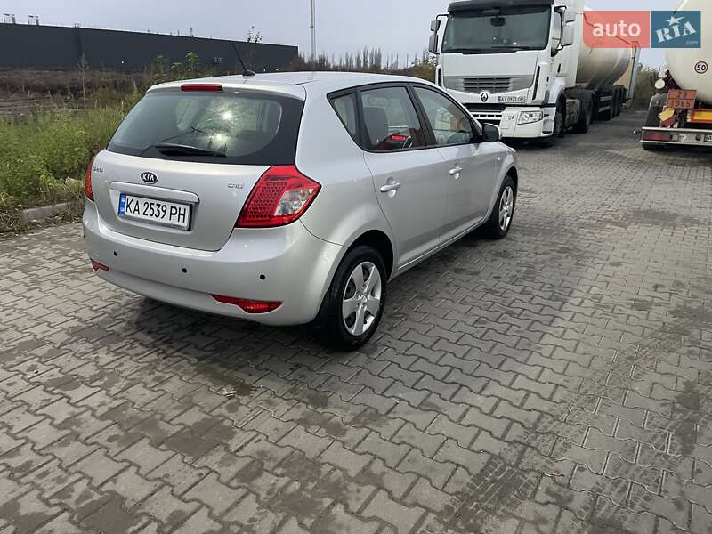 Хэтчбек Kia Ceed 2011 в Боярке фото 2 Хэтчбек Kia Ceed 2011 в Боярке