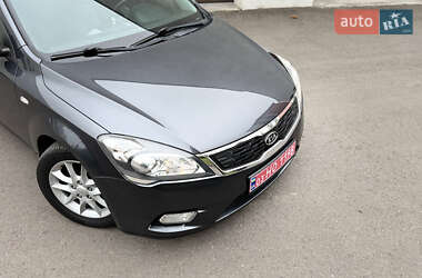 Універсал Kia Ceed 2010 в Рівному