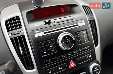 Універсал Kia Ceed 2010 в Рівному