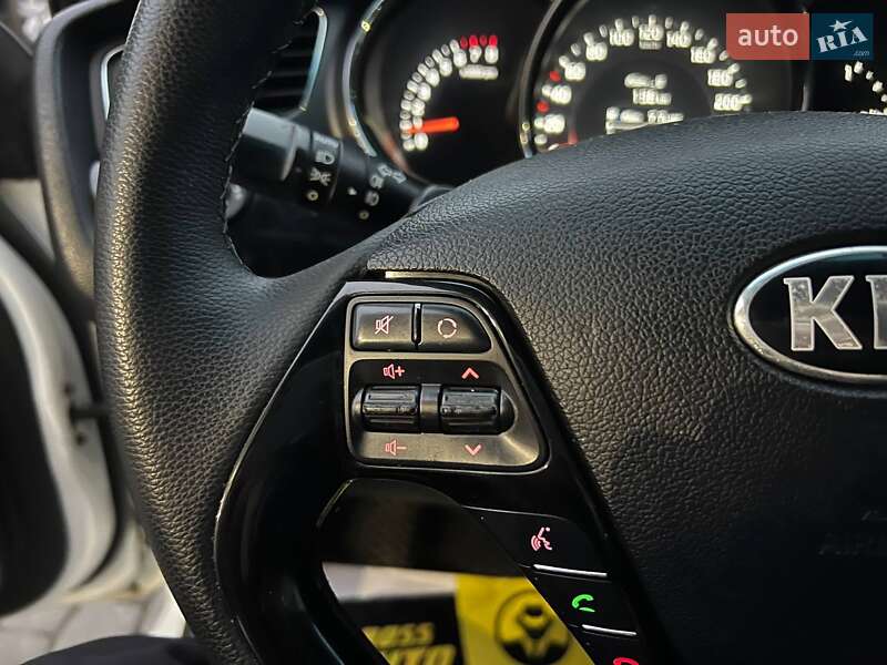 Хэтчбек Kia Ceed 2013 в Ивано-Франковске