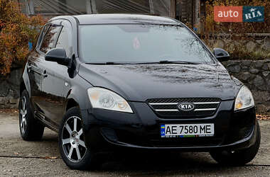 Хетчбек Kia Ceed 2008 в Дніпрі
