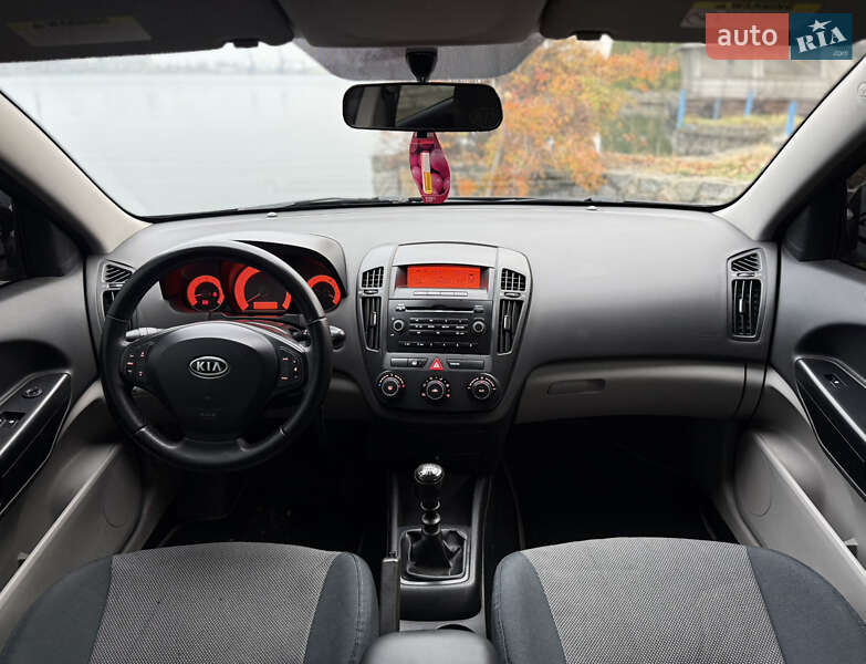 Хэтчбек Kia Ceed 2008 в Днепре