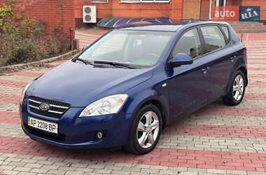 Хэтчбек Kia Ceed 2008 в Запорожье